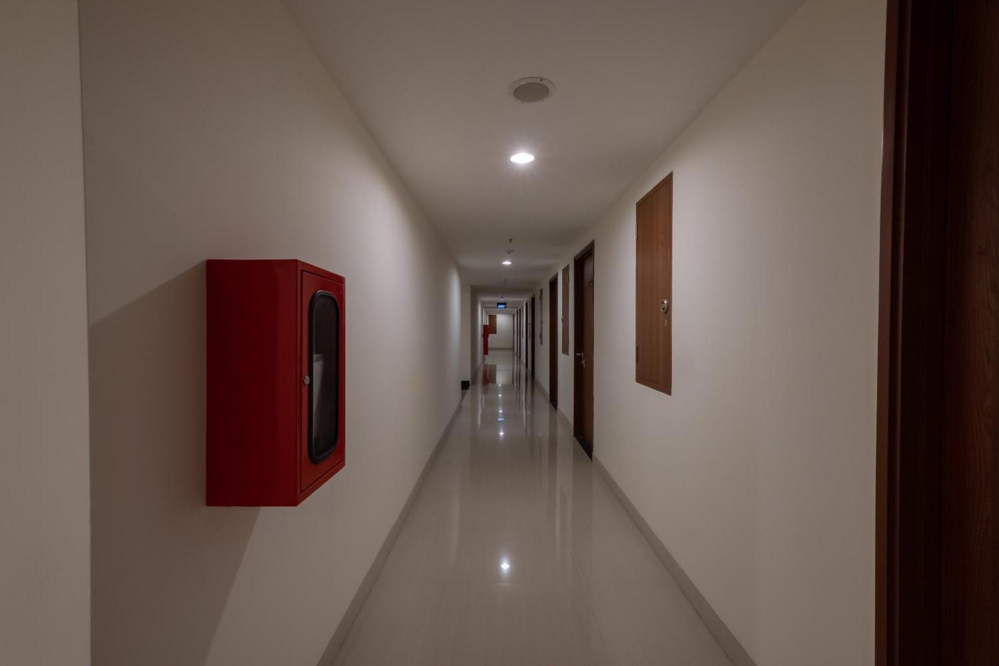 Oyo 2245 Apartment Grand Kamala Lagoon Bekasi Exterior photo