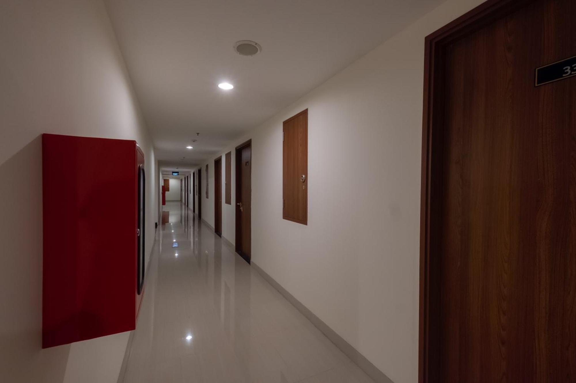 Oyo 2245 Apartment Grand Kamala Lagoon Bekasi Exterior photo
